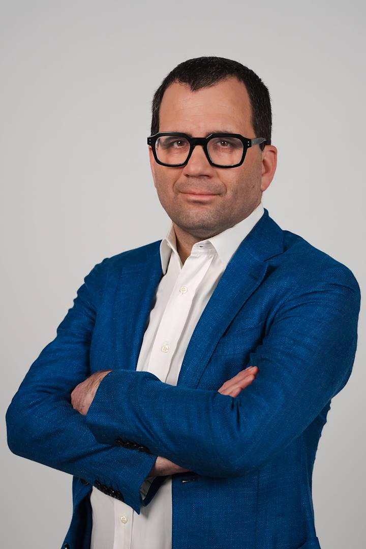 Esperienza e visione: perché scegliere Carlo Bottani.